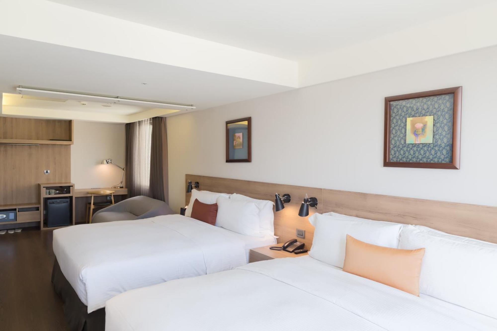 Отель Just Sleep Kaohsiung Zhongzheng Экстерьер фото