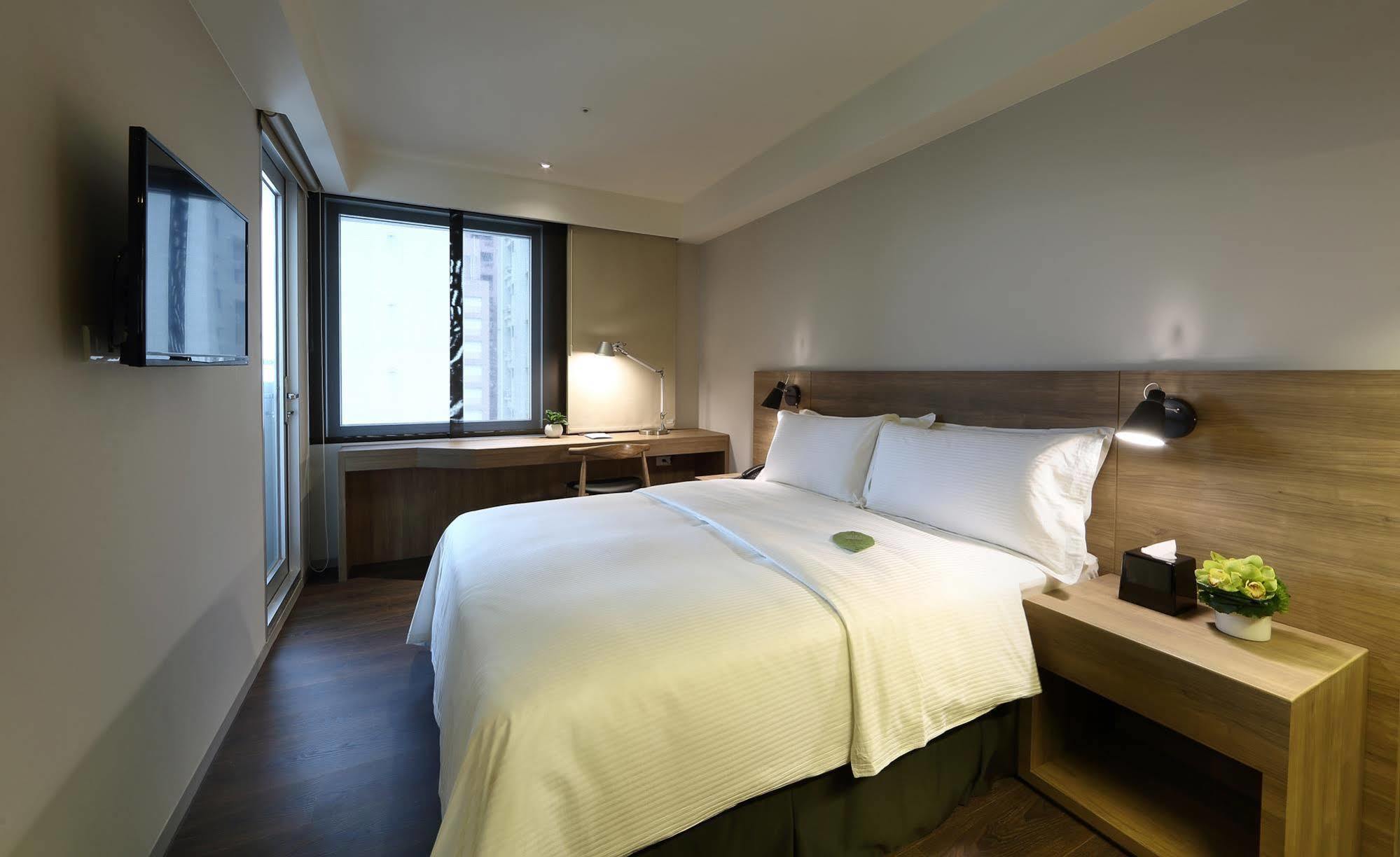 Отель Just Sleep Kaohsiung Zhongzheng Экстерьер фото